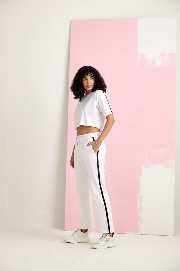 WHITE CROP TOP WITH BLACK STRIPPED